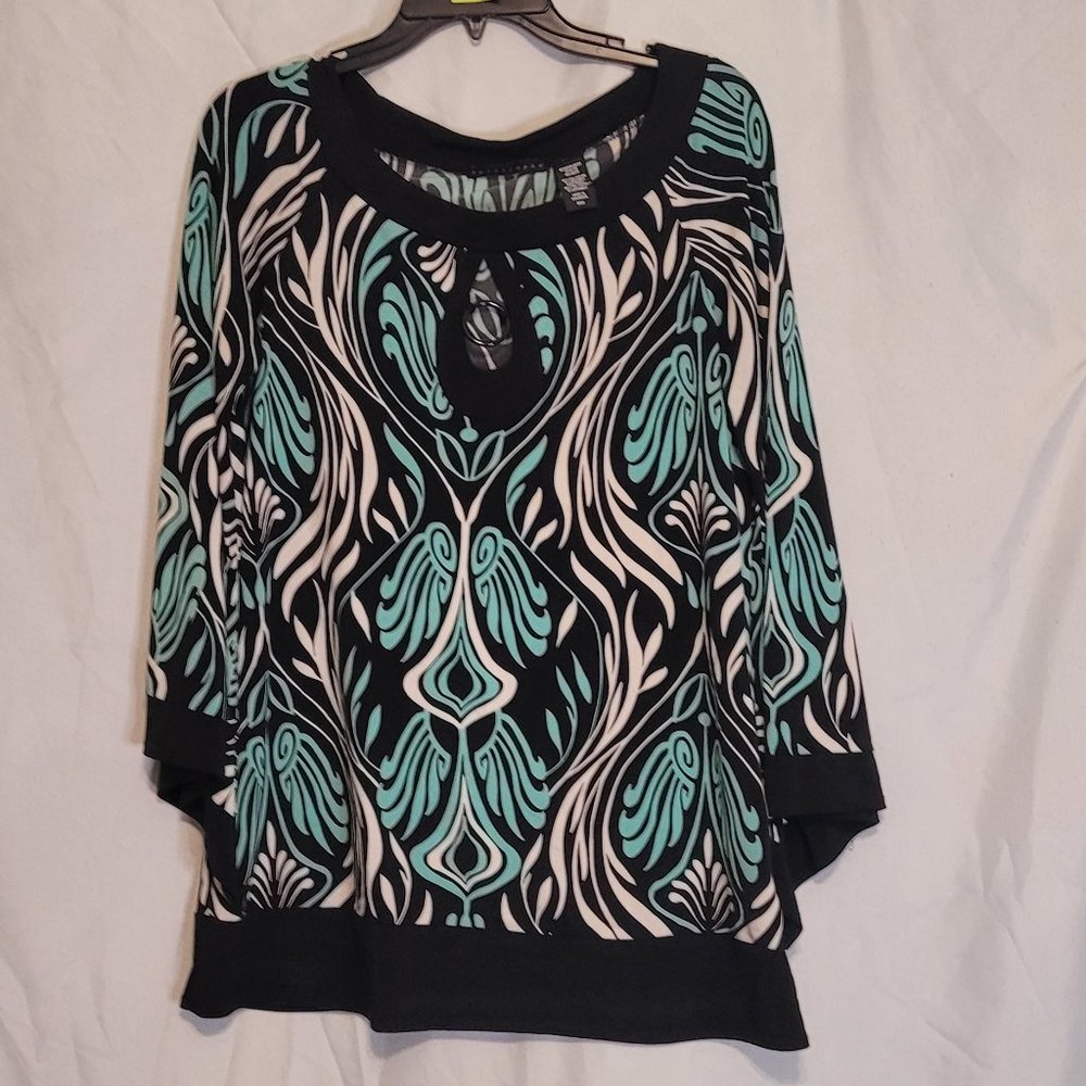 Apostrophe Ladies Top size Medium Black and Blue